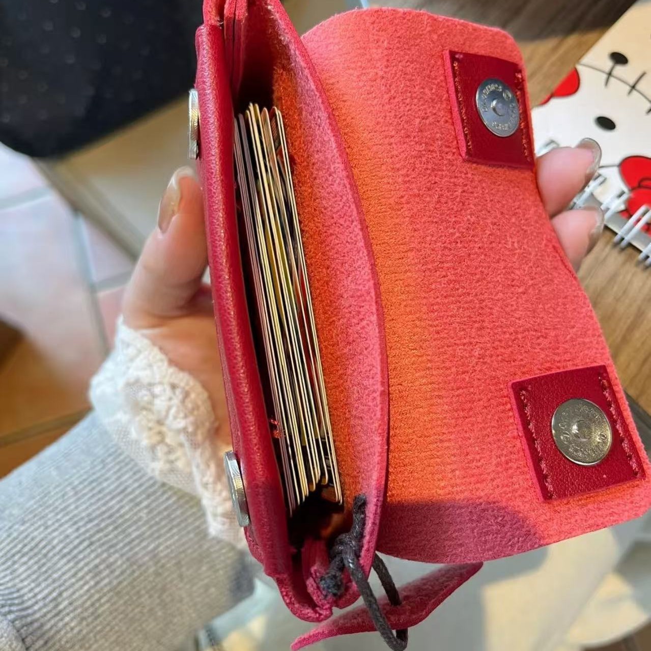 Cute Hello Kitty Red Leather C - Headphone Hook Under recensie en prijs